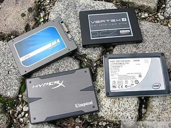Vier SSDs