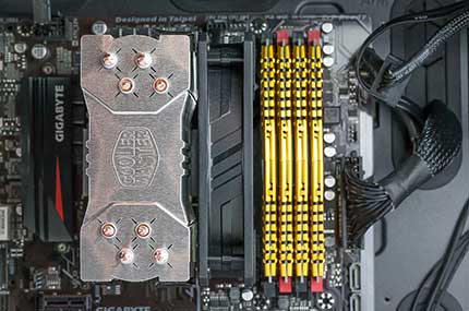 Der montierte Cooler Master Hyper 212 EVO V2