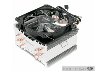 Der Enermax ETS-T40-VD mit montierten Lüfter.