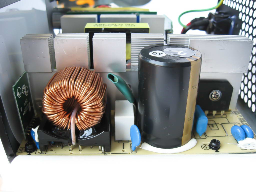 450 Watt Super Flower Golden Green Hx Tech-Review.de | Super Flower Golden Green HX 450W: 80 Plus Gold im Test