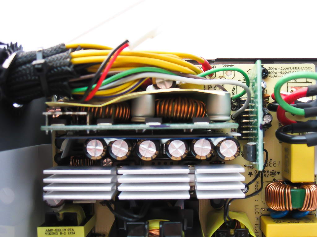 450 Watt Super Flower Golden Green Hx www.tech-review.de
