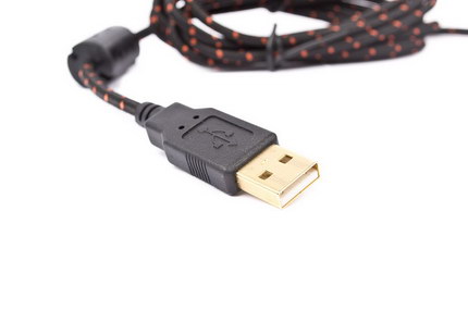 Der vergoldete USB-Anschluss