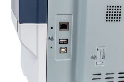 Die Anschlüsse für USB und Netwerk